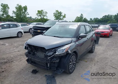 2021 Nissan Kicks Sv Xtronic Cvt z USA, uszkodzony, nr VIN 3N1CP5CV3ML470158